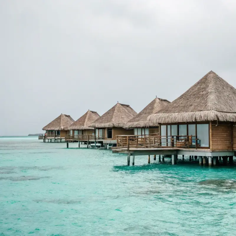 Cảnh quay bằng máy bay không người lái tuyệt đẹp về Vịnh Hạ Long - Video của Lê Thị B